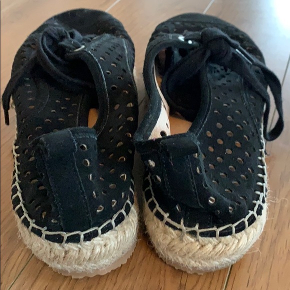💕x2HP💕Black leather lace espadrilles - Picture 3 of 8